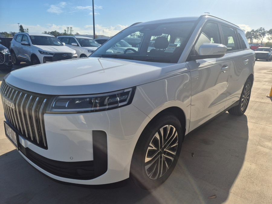 2026 Jaecoo J5  Summit SUV Image 2