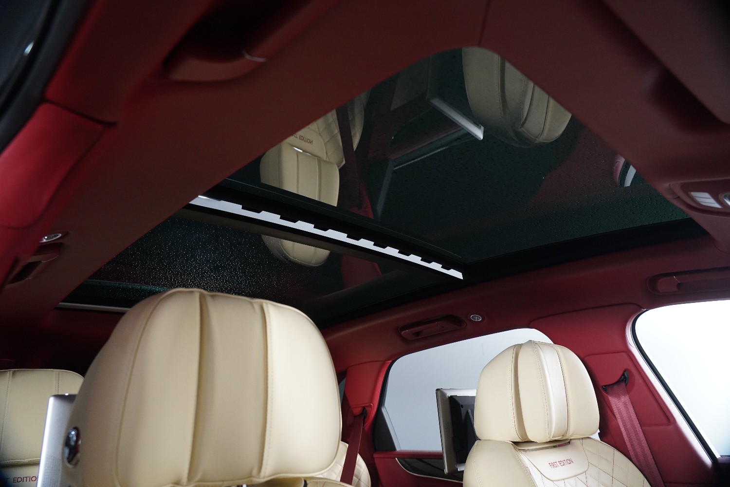 2016 Bentley Bentayga First Edition W12  SUV Image 34