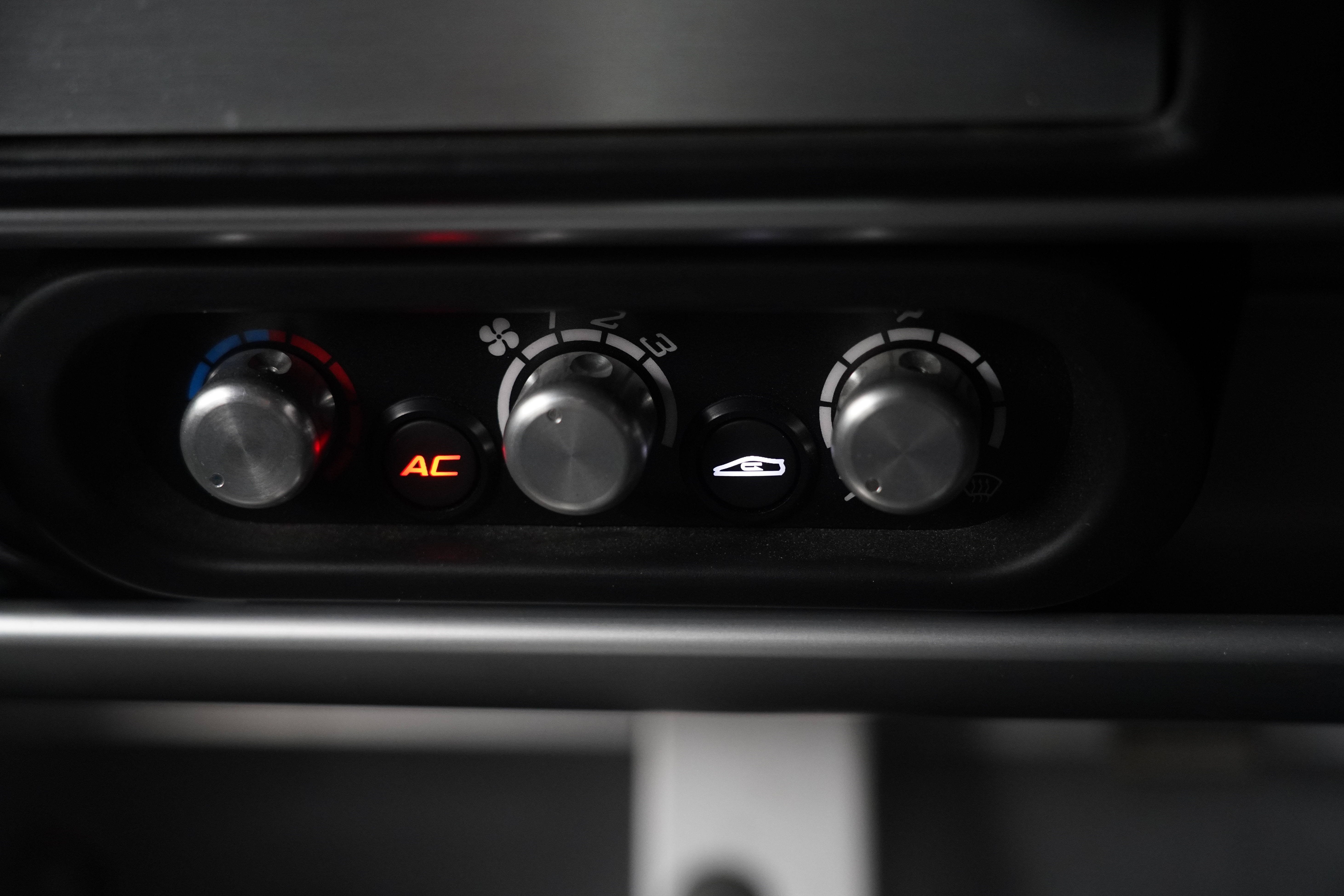 2019 Lotus Elise Sport 220 Convertible Image 32
