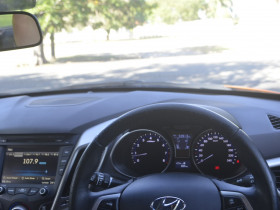 2012 Hyundai Veloster FS Coupe Hatchback