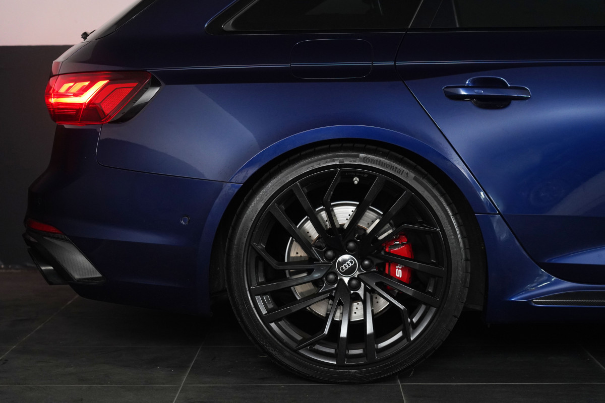 2022 Audi Rs 4 Quattro SUV Image 6