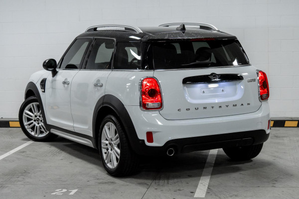 2018 MINI Countryman F60 Cooper SUV image 2