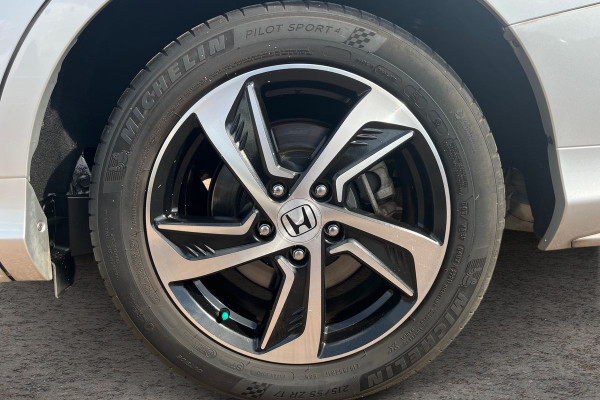 2015 MY16 Honda Odyssey 5th Gen VTi-L SUV Image 5
