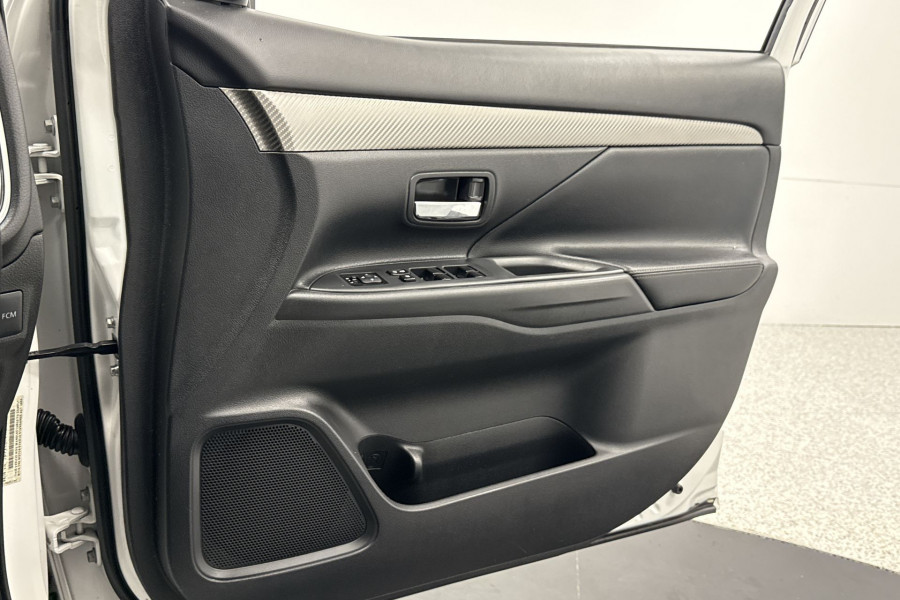 2014 MY14.5 Mitsubishi Outlander ZJ Aspire SUV Image 19