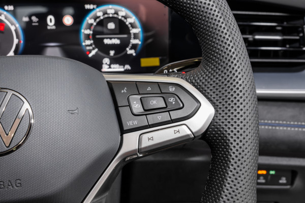 2025 MY26 Volkswagen Tayron R4 195TSI R-Line SUV Image 12