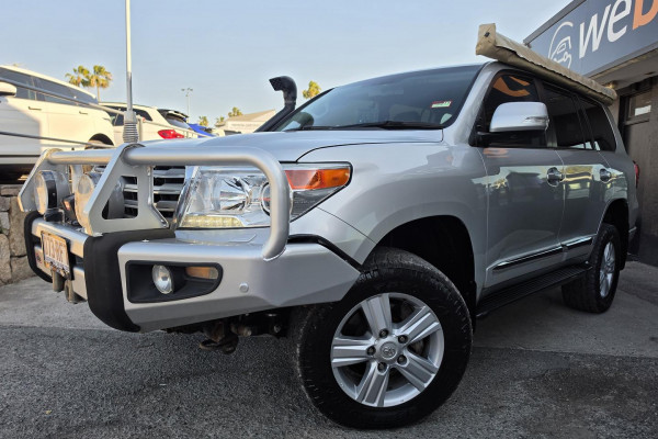 2012 MY10 Toyota LandCruiser VDJ200R Sahara SUV Image 1