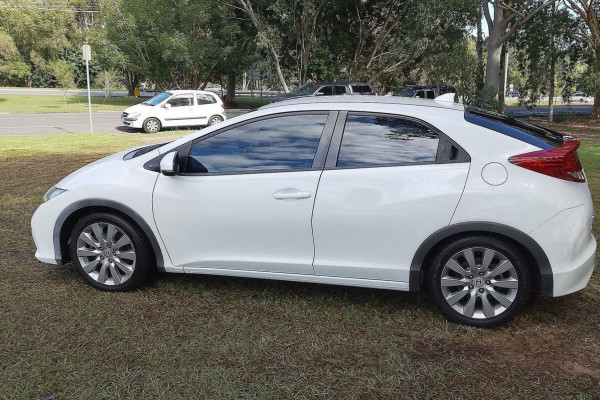 2012 Honda Civic 9th Gen VTi-L Hatch Image 9