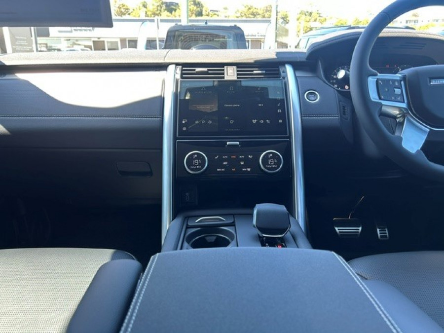 2026 Land Rover Discovery Series 5 D350 Gemini SUV Image 14