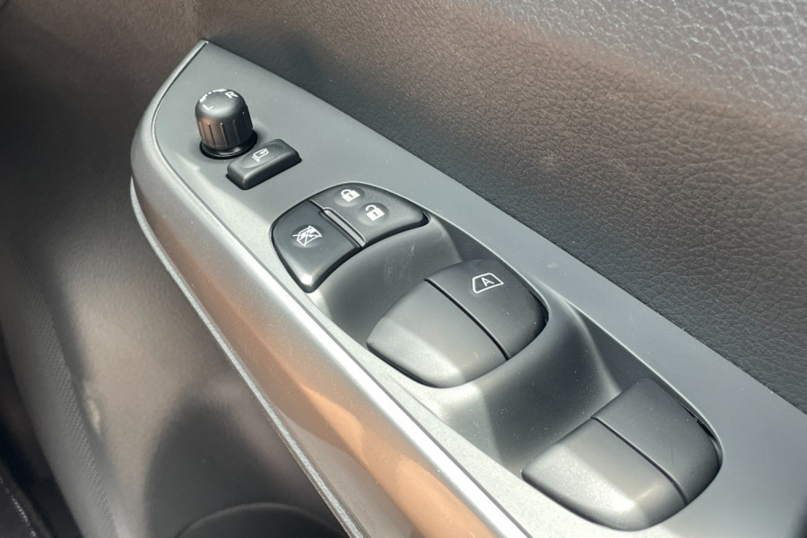 2024 Nissan Navara D23 ST-X Ute Image 18