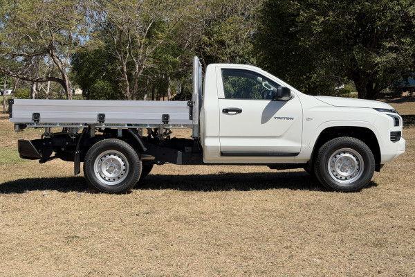 2026 Mitsubishi Triton MV  GLX Cab Chassis Image 9