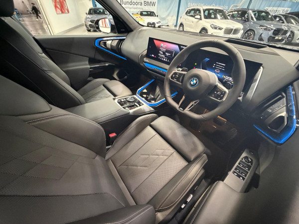 2026 BMW X3 G45 30e xDrive SUV image 9