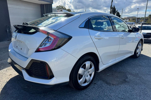 2018 Honda Civic 10th Gen VTi Hatch Image 7