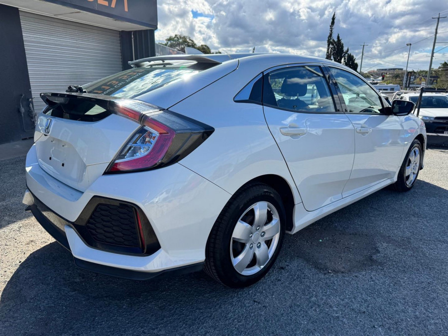 2018 Honda Civic 10th Gen VTi Hatch Image 7