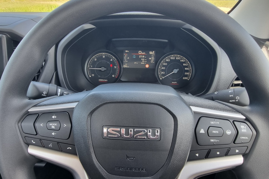 2025 Isuzu D-MAX SX High Ride Cab Chassis Image 10