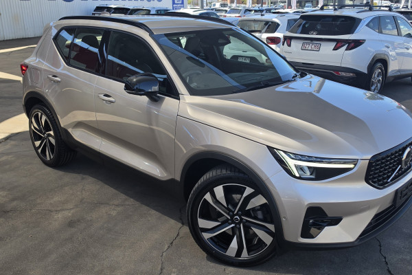 2023 Volvo XC40 XZ Ultimate B5 Dark SUV Image 1