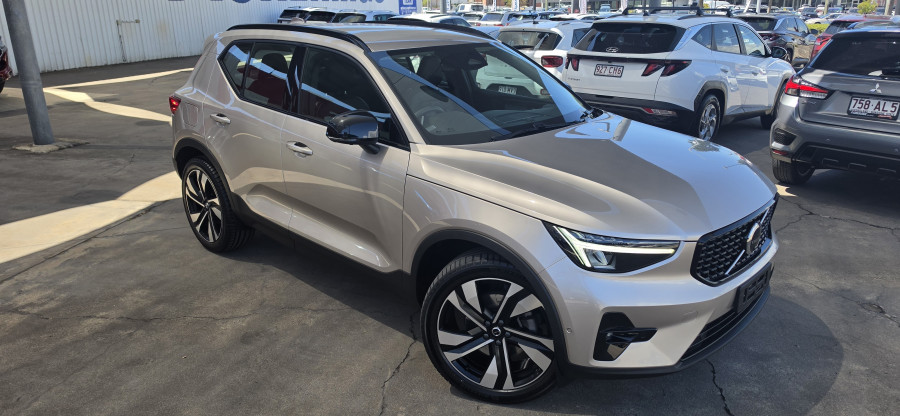 2023 Volvo XC40 XZ Ultimate B5 Dark SUV Image 1