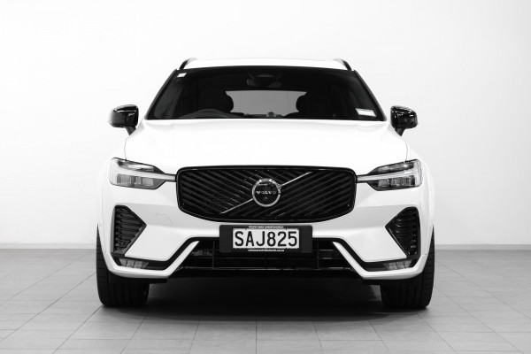 2026 Volvo XC60 UZ B5 Ultra Dark 2L Petrol Hybrid AWD SUV Image 2
