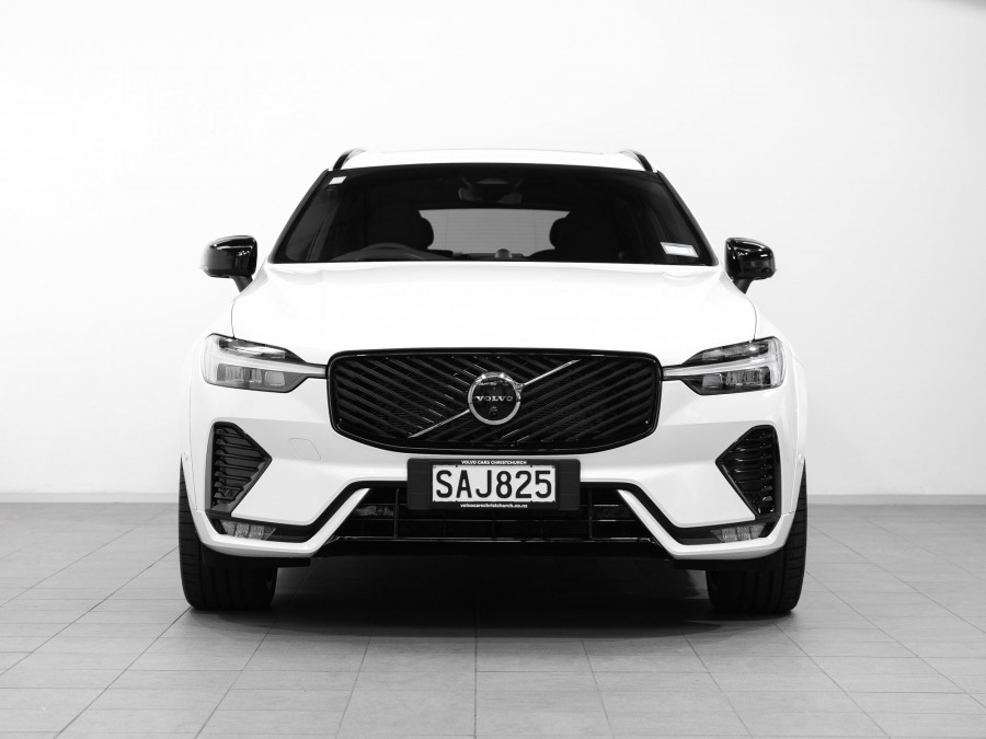 2026 Volvo XC60 UZ B5 Ultra Dark 2L Petrol Hybrid AWD SUV Image 2