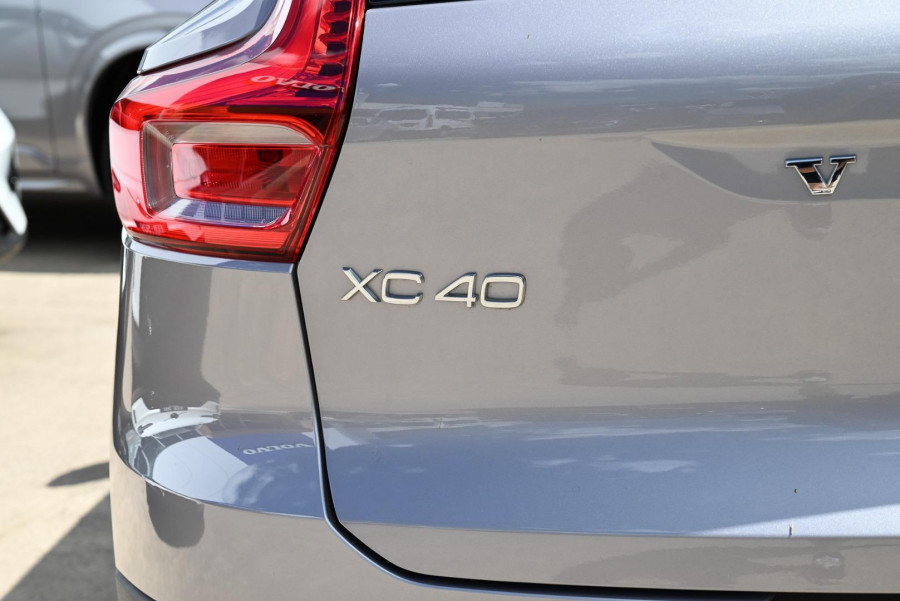 2025 MY26 Volvo XC40 XZ Ultra B4 Bright SUV Image 16