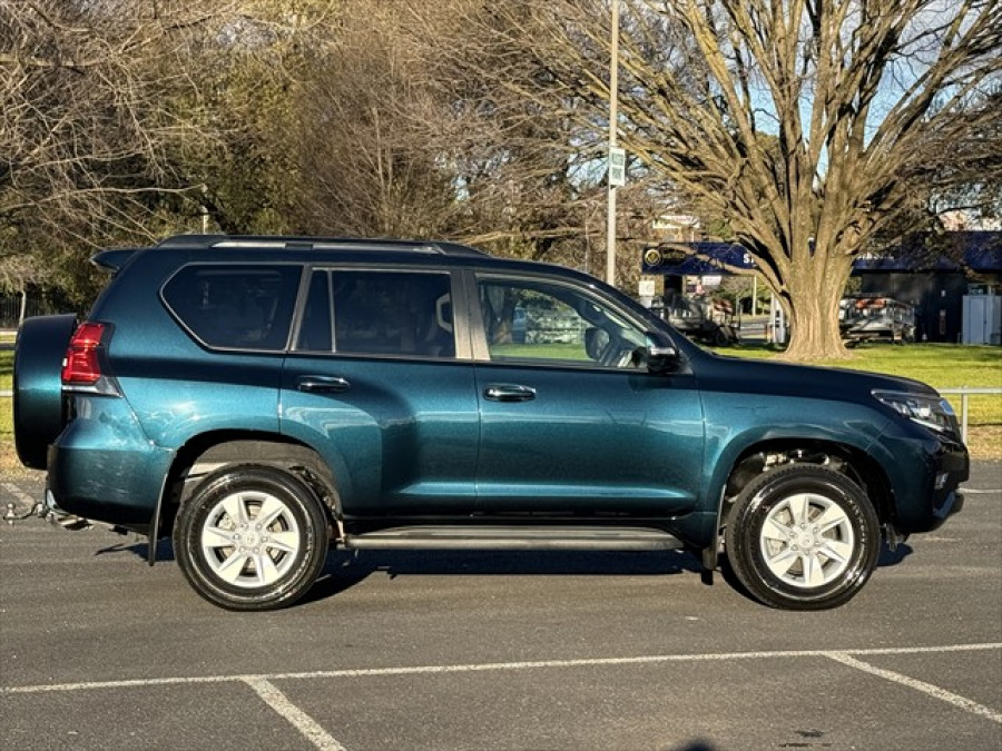 2023 Toyota LandCruiser Prado GDJ150R GXL SUV Image 2