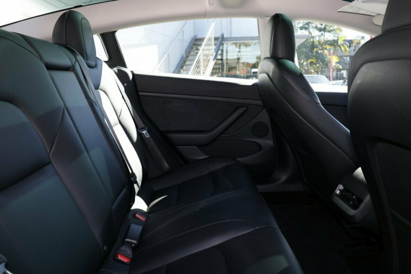 2022 Tesla Model 3  Long Range Sedan Image 7