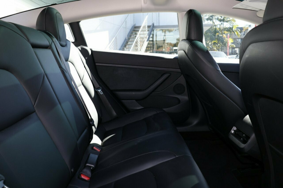 2022 Tesla Model 3  Long Range Sedan Image 7