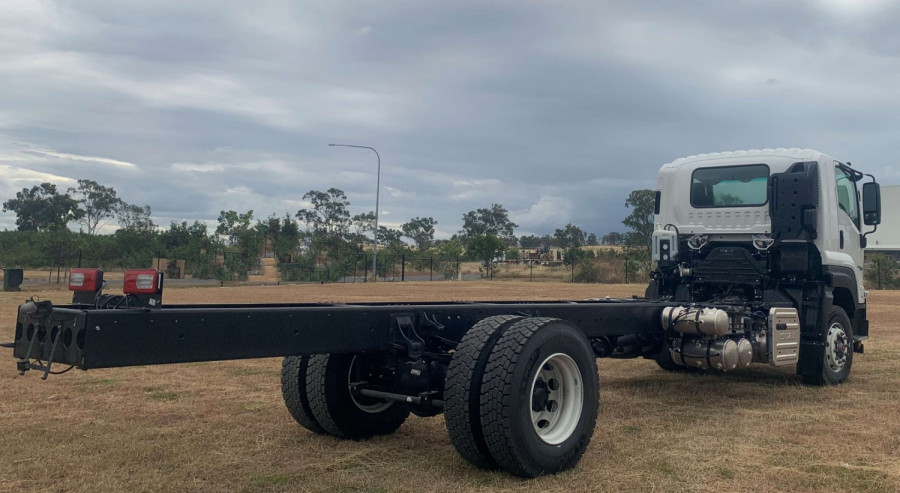 2025 Isuzu FXR 170-355 AT R57 Cab Chassis Image 7