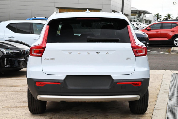 2026 Volvo XC40 XZ Plus B4 SUV Image 3