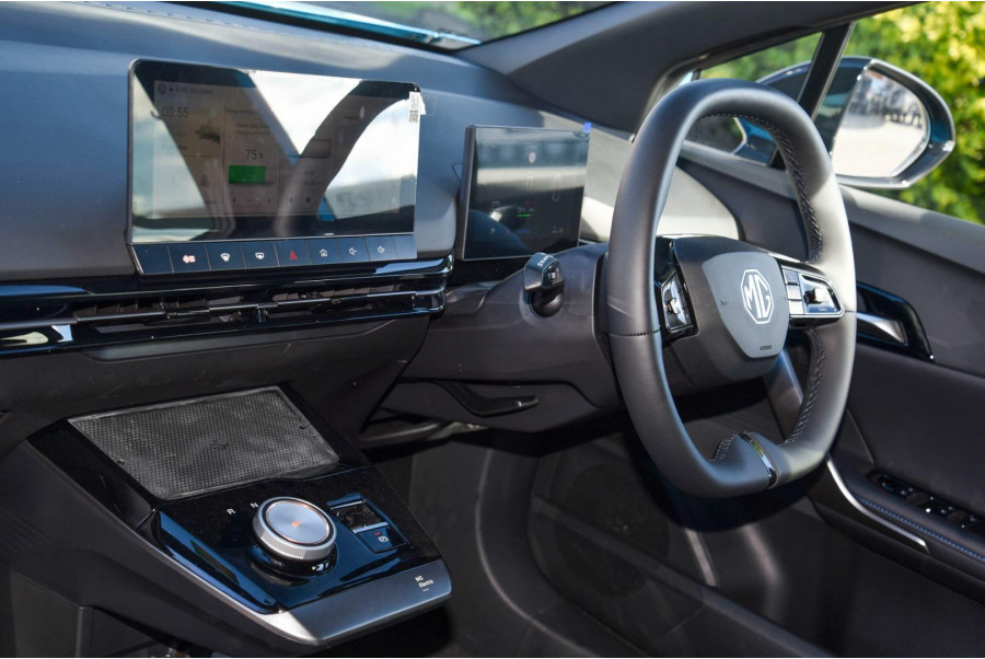 2024 MG MG4 MEH32 Essence 64 150kW Hatch Image 8