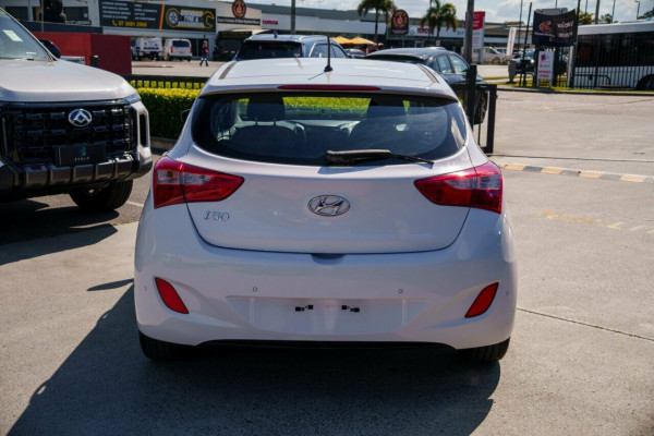 2014 Hyundai i30 GD2 Active Hatch Image 3