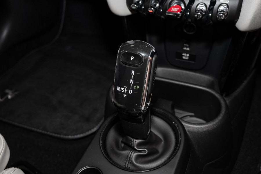 2021 MINI Cooper F55 LCI S Classic Hatch