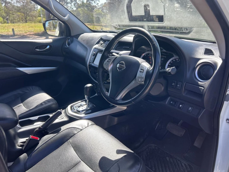 2019 Nissan Navara D23 Series 3 ST-X King Cab Pickup Image 19