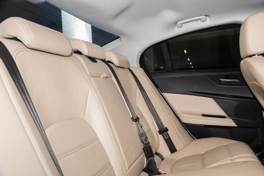 2015 MY16 Jaguar XE X760 20t Prestige Sedan