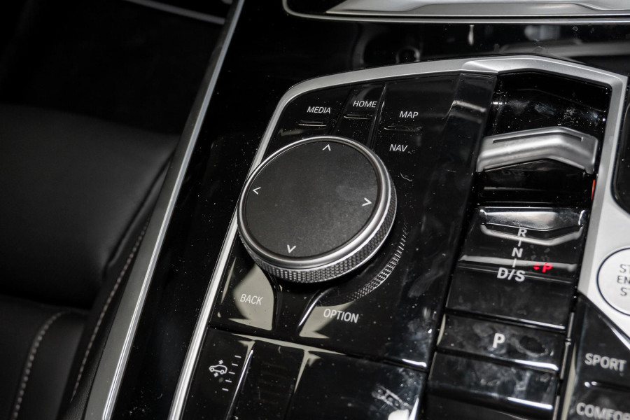 2025 BMW X7 G07 LCI M60i SUV