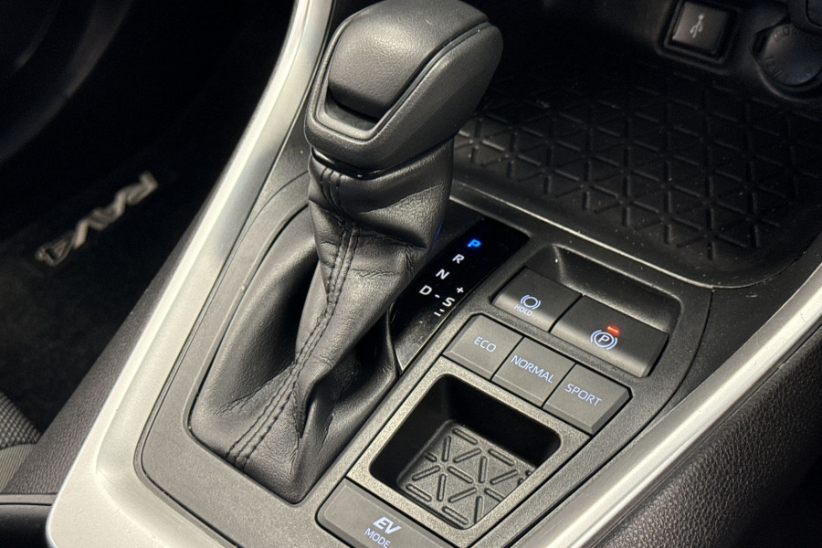 2021 Toyota RAV4 AXAH52R GX SUV Image 8