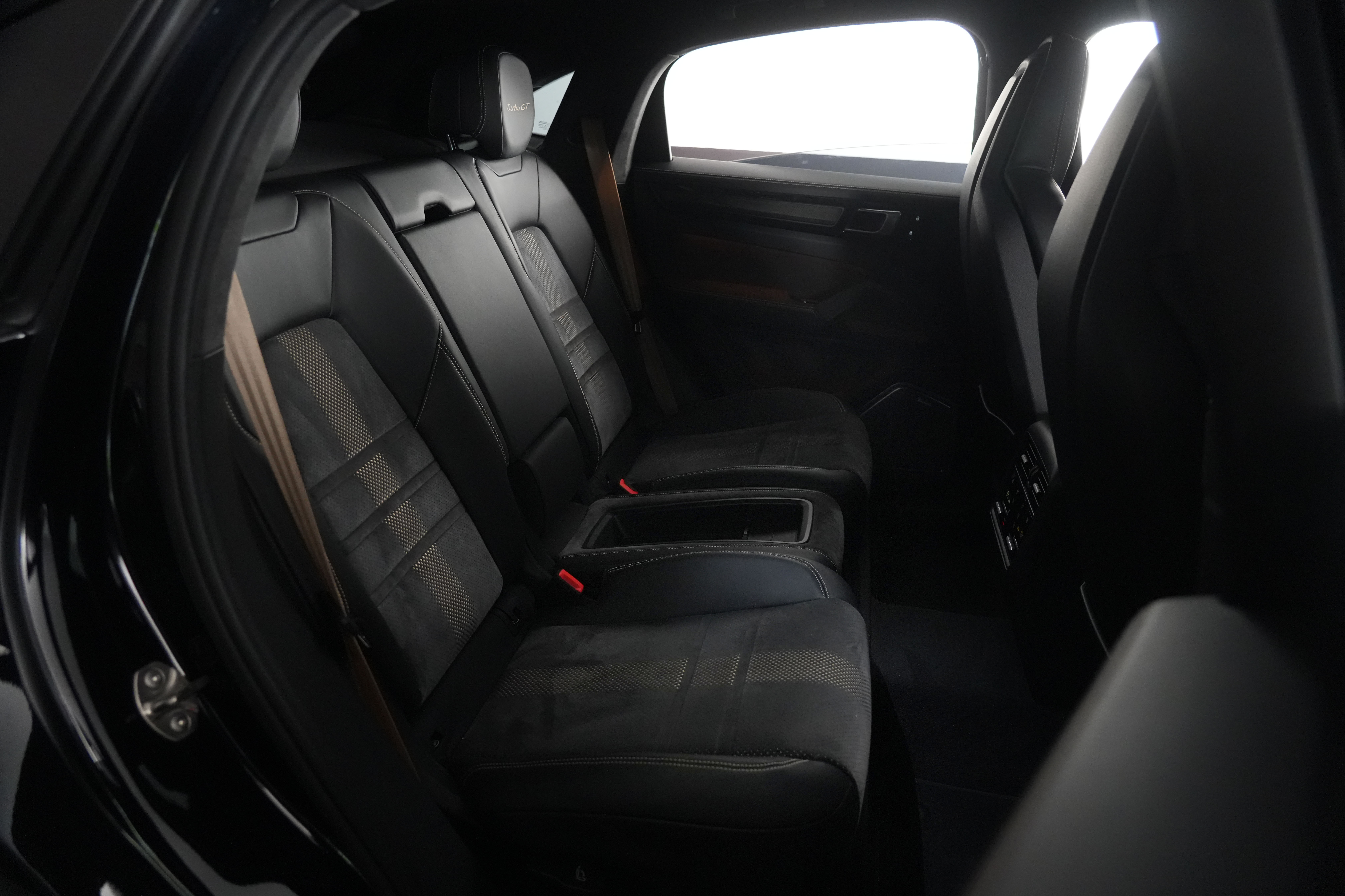 2022 Porsche Cayenne Turbo GT Coupe Image 38