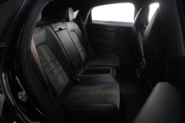2022 Porsche Cayenne Turbo GT Coupe Image 38