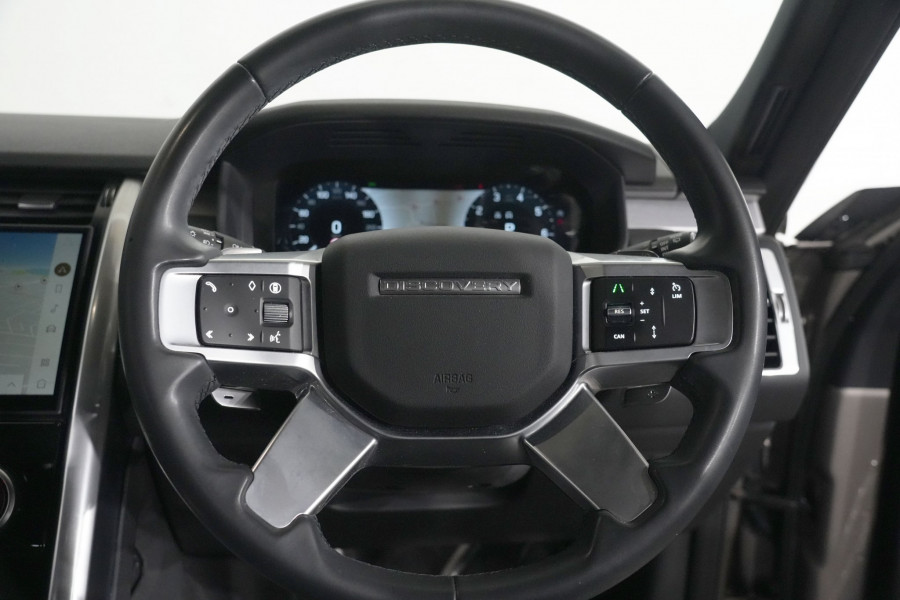 2024 Land Rover Discovery Series 5 P360 Dynamic SE SUV Image 11