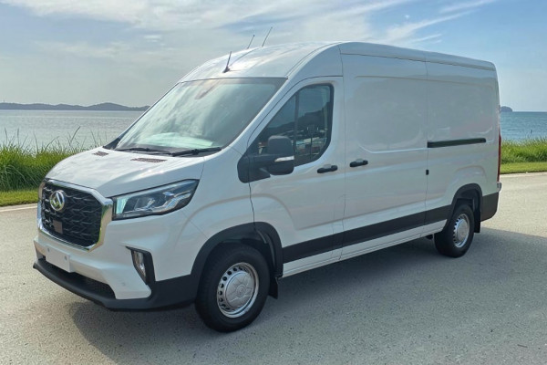 2025 LDV Deliver 9  Mid Roof LWB Van Image 5