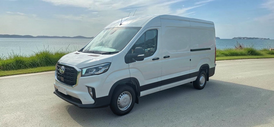 2025 LDV Deliver 9  Mid Roof LWB Van Image 5