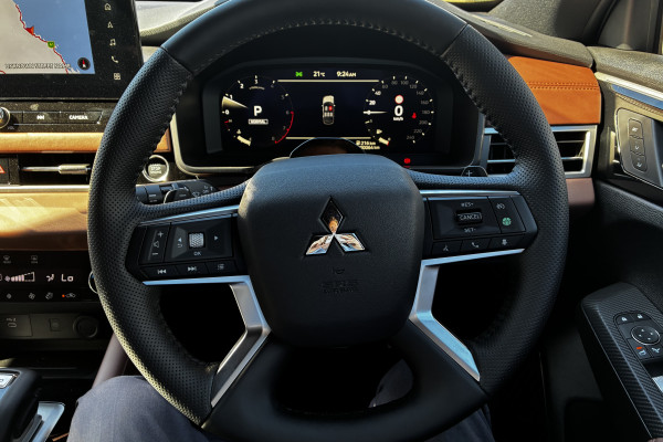 2025 Mitsubishi Outlander ZM Exceed Tourer SUV Image 16