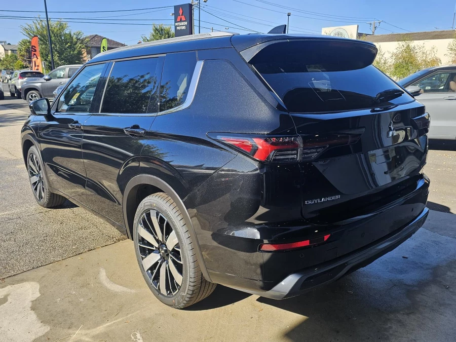 2025 Mitsubishi Outlander ZM Exceed SUV Image 5