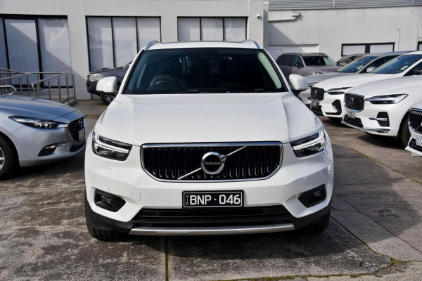 2021 Volvo XC40 XZ T4 Momentum SUV Image 2