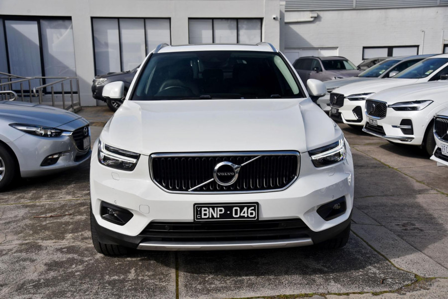 2021 Volvo XC40 XZ T4 Momentum SUV Image 2