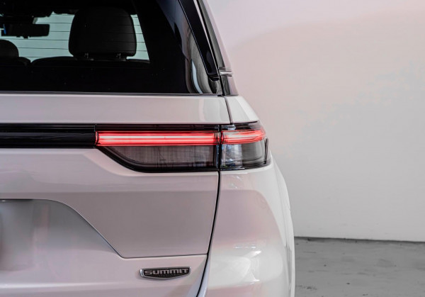 2023 Jeep Grand Cherokee WL Summit Reserve 4xe SUV image 23