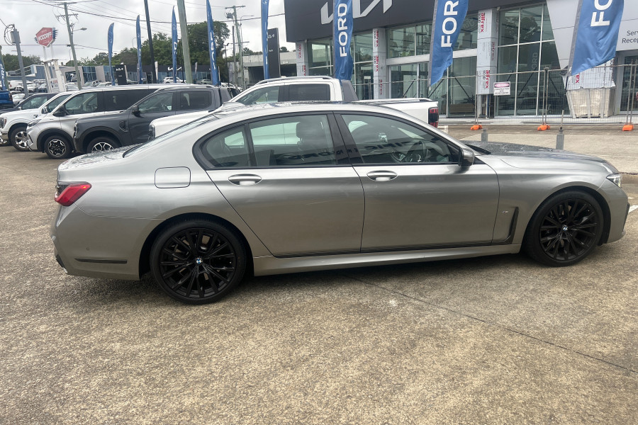 2021 BMW 7 Series G11 LCI Turbo 740i Sedan Image 7