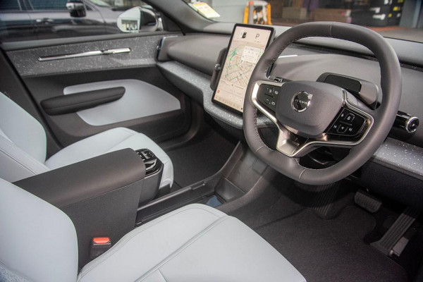 2024 MY25 Volvo EX30  Twin Motor Performance Ultra SUV Image 6