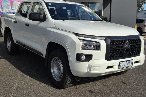 2025 Mitsubishi Triton MV GLX Ute Image 3