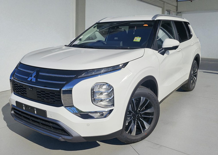 2025 Mitsubishi Outlander ZM LS SUV Image 1