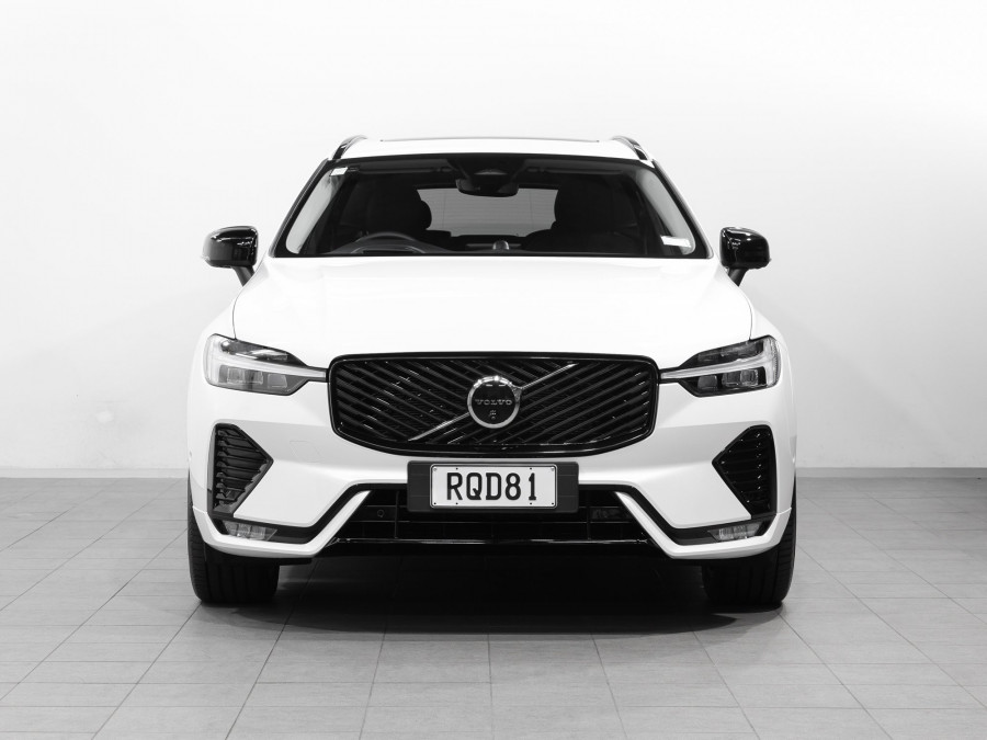 2026 Volvo XC60 UZ B5 Ultra Dark 2L Petrol Hybrid AWD SUV Image 2